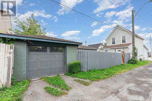 4 Robins Avenue, Hamilton, ON - Outdoor