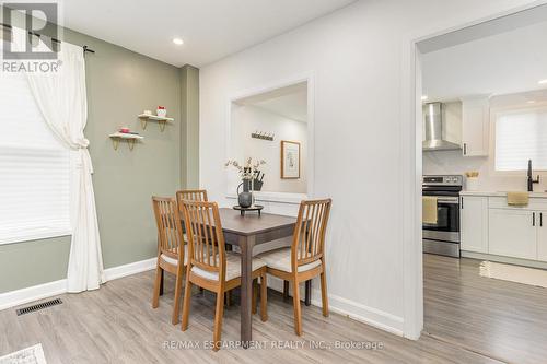 4 Robins Avenue, Hamilton, ON - Indoor Photo Showing Dining Room