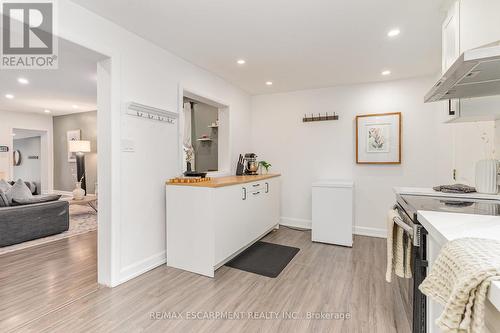 4 Robins Avenue, Hamilton, ON - Indoor