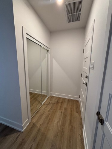 Hall d'entrée/Vestibule - 502-50 Rue D'Ambre, Candiac, QC - Indoor Photo Showing Other Room