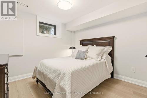 759 Shadeland Avenue, Burlington, ON - Indoor Photo Showing Bedroom