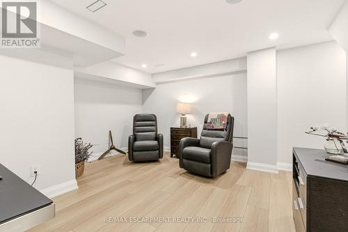 759 Shadeland Avenue, Burlington, ON - Indoor