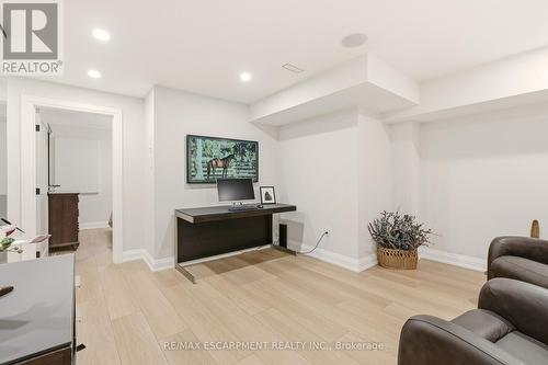 759 Shadeland Avenue, Burlington, ON - Indoor