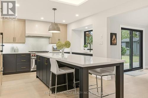 759 Shadeland Avenue, Burlington, ON - Indoor Photo Showing Kitchen With Upgraded Kitchen