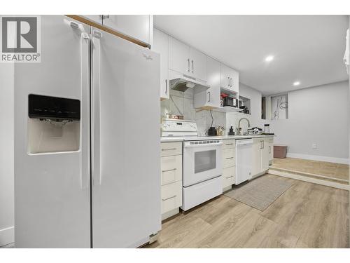 245 Adventure Road, Kelowna, BC - Indoor Photo Showing Kitchen