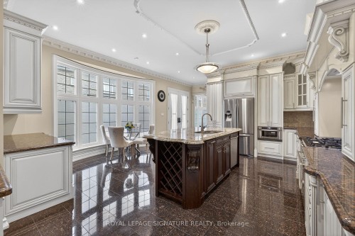 26 Alai Circle, Markham, ON - Indoor Photo Showing Kitchen With Upgraded Kitchen