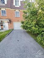 1833 AXMINSTER COURT  Ottawa, ON K1C 1Z5