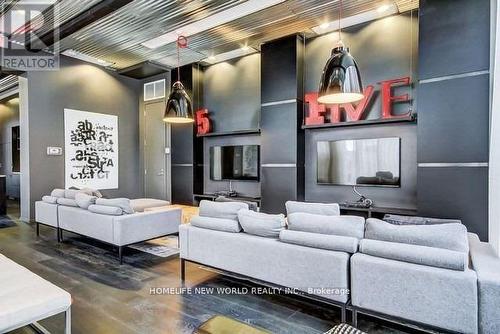 4001 - 5 St. Joseph Street, Toronto, ON - Indoor