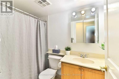1802 - 4879 Kimbermount Avenue, Mississauga, ON - Indoor Photo Showing Bathroom