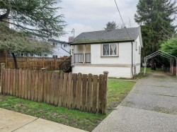 3260 Seaton St  Saanich, BC V8Z 3V7