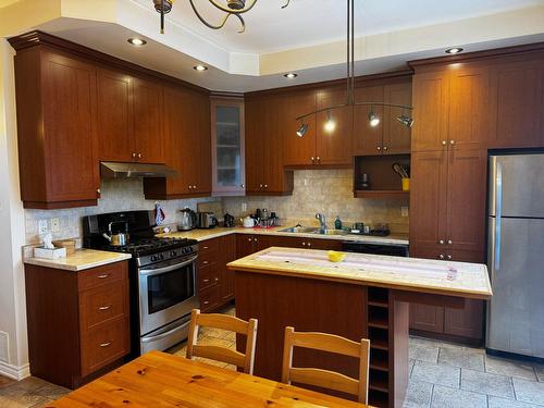 Kitchen - 7844 Rue Lemelin, Brossard, QC - Indoor Photo Showing Kitchen With Double Sink