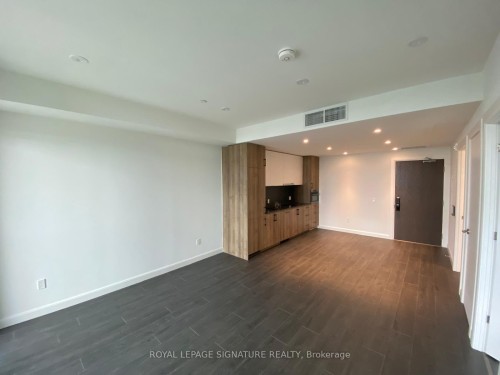 806-741 King Street W, Kitchener, ON - Indoor Photo Showing Other Room