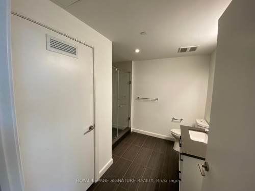 806-741 King Street W, Kitchener, ON - Indoor