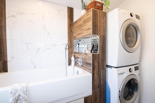Laundry room - 626 Boul. Hébert, Saint-Pascal, QC - Indoor Photo Showing Laundry Room