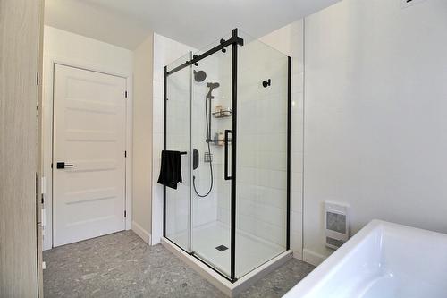 Salle de bains - 14 Ch. Simon-Robitaille, La Corne, QC - Indoor Photo Showing Bathroom