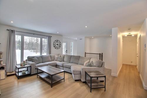 Salon - 14 Ch. Simon-Robitaille, La Corne, QC - Indoor Photo Showing Living Room