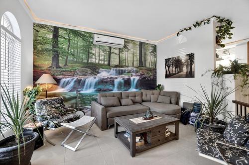 Living room - 4 Rue De Lisieux, Blainville, QC - Indoor Photo Showing Living Room