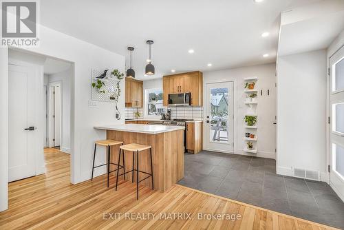 224 Wilshire Avenue, Ottawa, ON - Indoor Photo Showing Kitchen