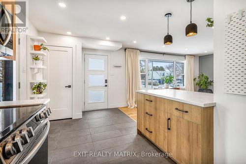 224 Wilshire Avenue, Ottawa, ON - Indoor Photo Showing Kitchen