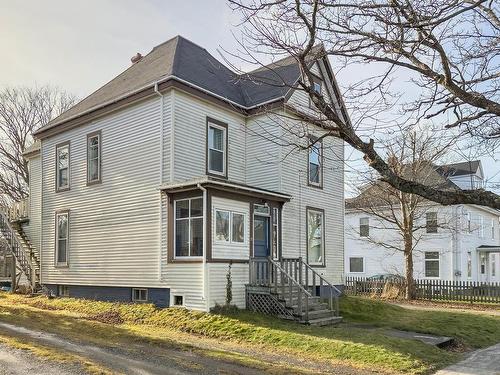 19 Porter Street  Yarmouth, NS B5A 2Y7