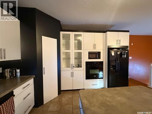 1448 Studer Street, La Ronge, SK - Indoor Photo Showing Kitchen