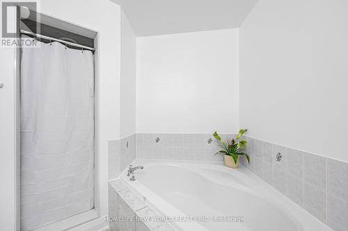 7 Batt Crescent S, Ajax, ON - Indoor Photo Showing Bathroom