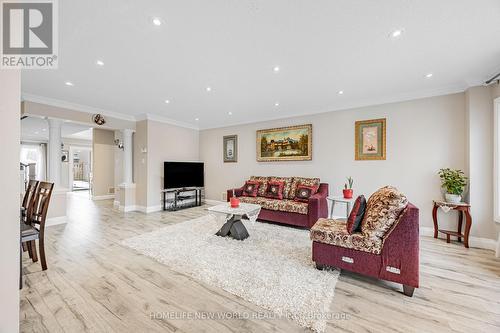 7 Batt Crescent S, Ajax, ON - Indoor Photo Showing Other Room