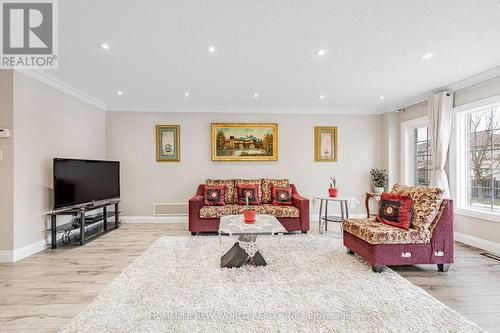 7 Batt Crescent S, Ajax, ON - Indoor Photo Showing Living Room