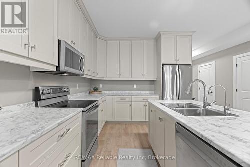 67 Briarhill Road, Huron East (Seaforth), ON - Indoor Photo Showing Kitchen With Double Sink With Upgraded Kitchen