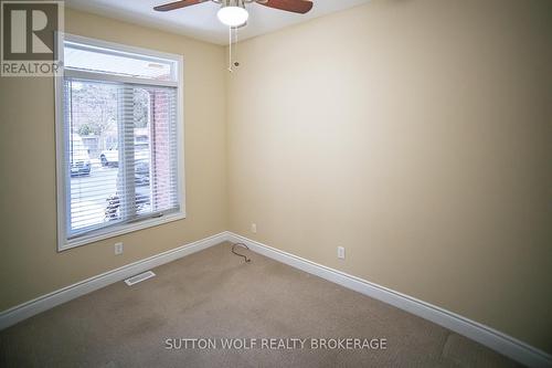 7 - 384 Head Street N, Strathroy-Caradoc (Ne), ON - Indoor Photo Showing Other Room