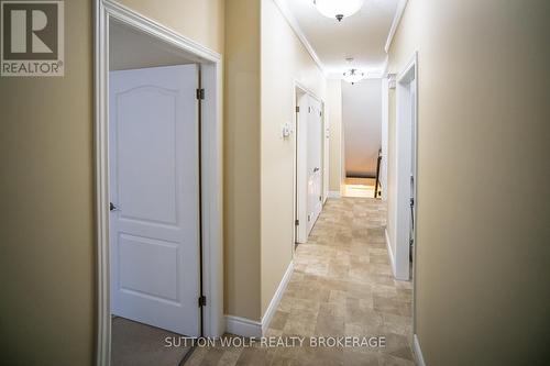 7 - 384 Head Street N, Strathroy-Caradoc (Ne), ON - Indoor Photo Showing Other Room