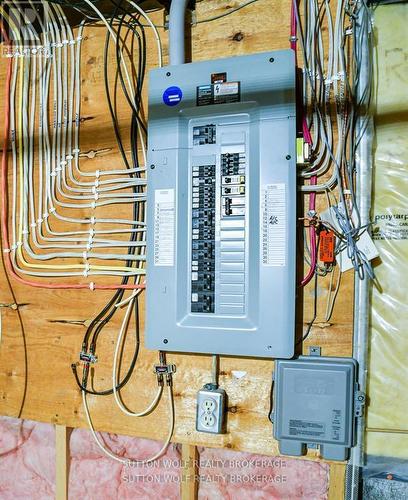 7 - 384 Head Street N, Strathroy-Caradoc (Ne), ON - Indoor Photo Showing Basement