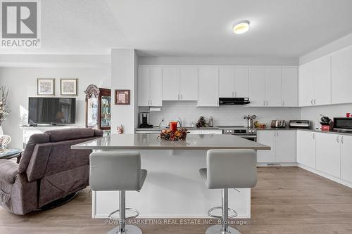 715 Hydrus Private, Ottawa, ON - Indoor Photo Showing Kitchen With Double Sink With Upgraded Kitchen