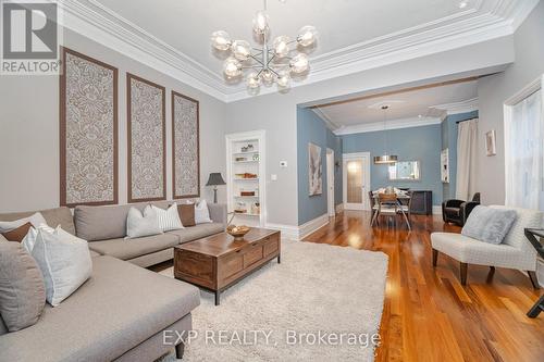 51 Chapel Street, Brampton, ON - Indoor Photo Showing Living Room