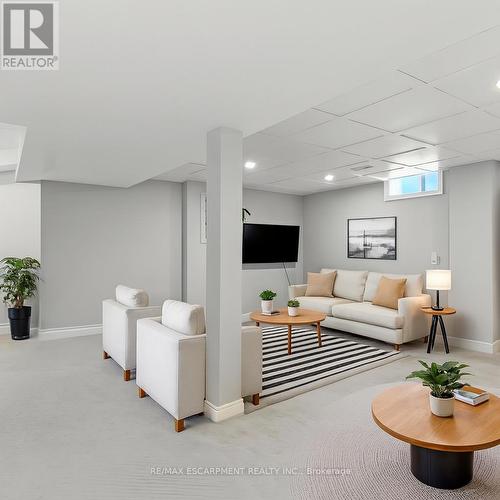 2 Caledonia Avenue, Haldimand, ON - Indoor Photo Showing Basement