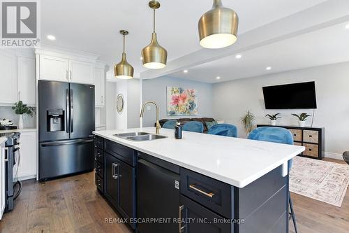 2 Caledonia Avenue, Haldimand, ON - Indoor Photo Showing Kitchen With Double Sink With Upgraded Kitchen