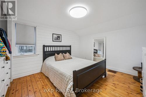 20 Bergey Street, Cambridge, ON - Indoor Photo Showing Bedroom