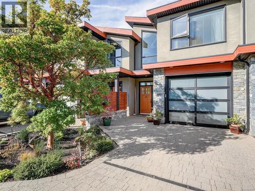 4 2350 Henry Ave  Sidney, BC V8L 2B5