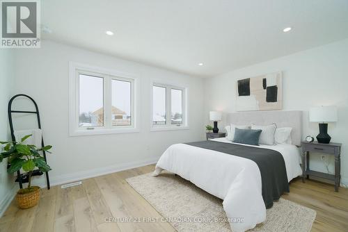 486 Julianna Court, Plympton-Wyoming (Plympton Wyoming), ON - Indoor Photo Showing Bedroom