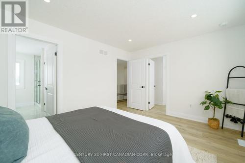 486 Julianna Court, Plympton-Wyoming (Plympton Wyoming), ON - Indoor Photo Showing Bedroom