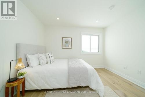 486 Julianna Court, Plympton-Wyoming (Plympton Wyoming), ON - Indoor Photo Showing Bedroom