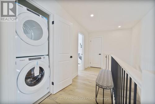 486 Julianna Court, Plympton-Wyoming (Plympton Wyoming), ON - Indoor Photo Showing Laundry Room