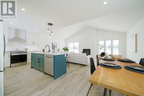 486 Julianna Court, Plympton-Wyoming (Plympton Wyoming), ON - Indoor