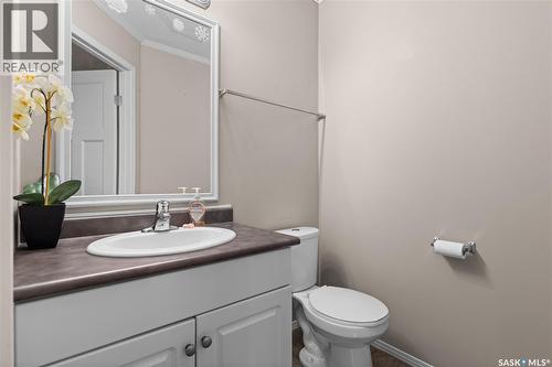 304 715 Hart Road, Saskatoon, SK - Indoor Photo Showing Bathroom