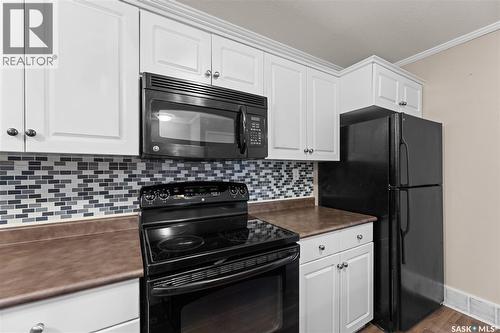 304 715 Hart Road, Saskatoon, SK - Indoor Photo Showing Kitchen