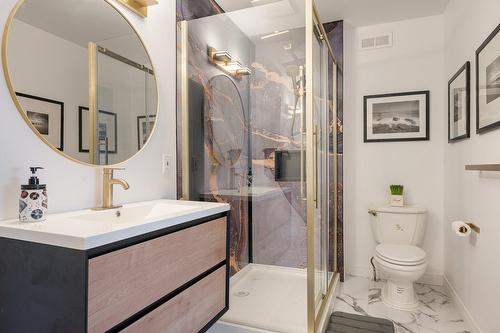 Salle de bains attenante à la CCP - 541 Rue Principale, Saint-Sauveur, QC - Indoor Photo Showing Bathroom