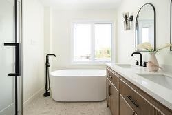 Ensuite bathroom - 