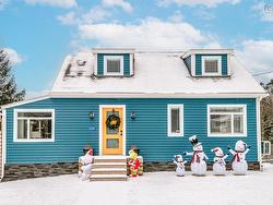 224 Salmon River Road  Valley, NS B6L 2S9