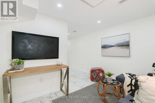 173 Coxwell Avenue, Toronto, ON - Indoor