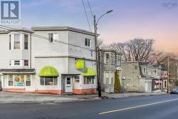 5385 VICTORIA Road  Halifax, NS B3H 1J4